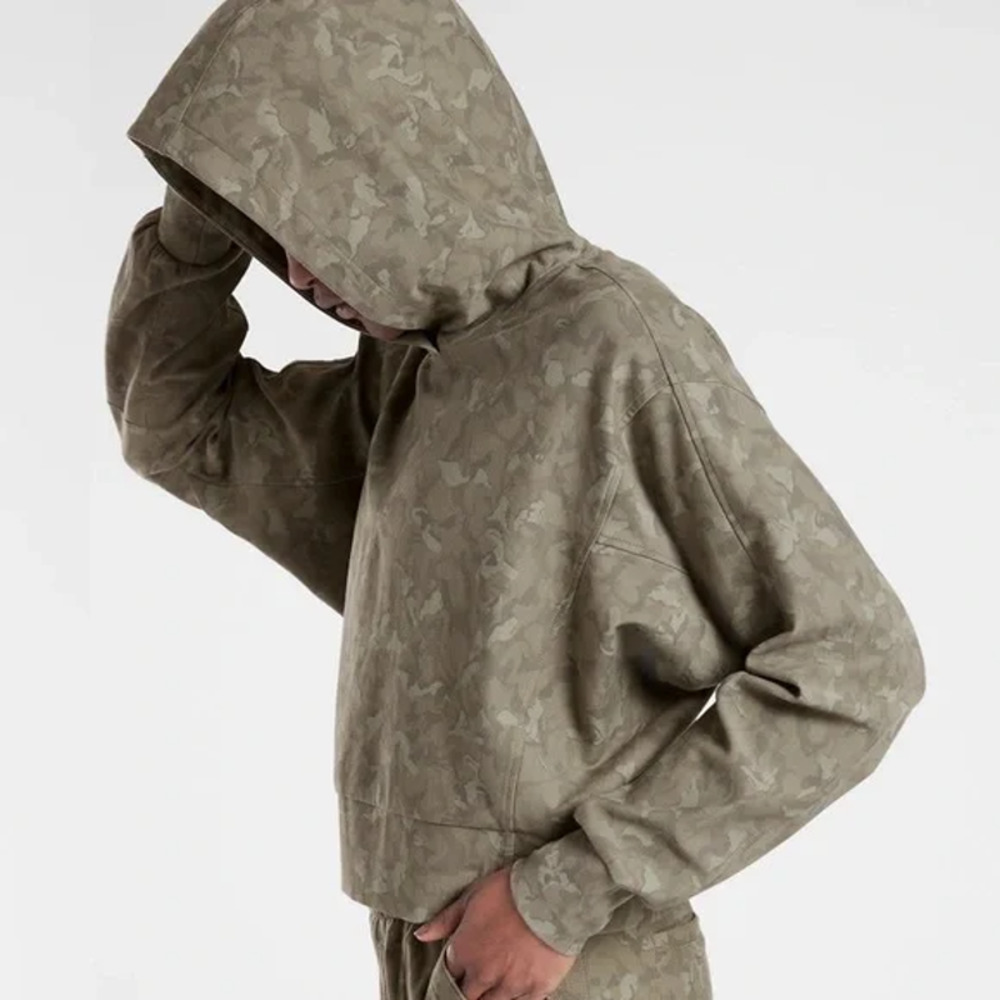Athleta Sweatshirt Medium Green Camo Printed Farallon Hoodie Long Sleeve - Picture 11 of 11